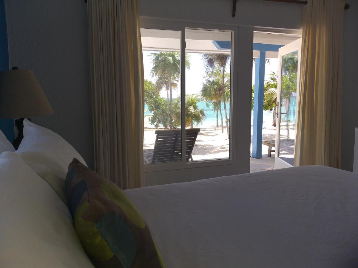 Pelican Beach Hotel Whitby 외부 사진