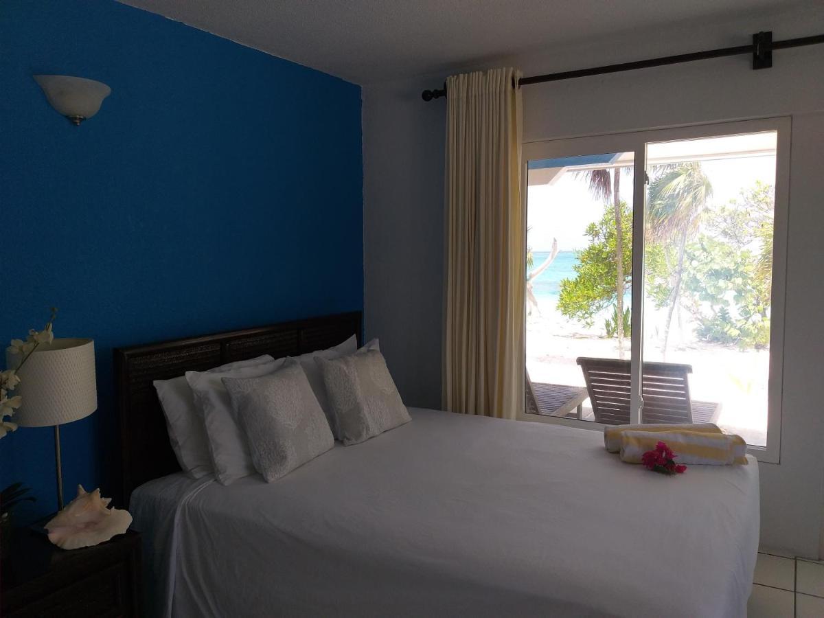 Pelican Beach Hotel Whitby 외부 사진
